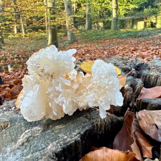 0342 Cluster van ruwe Calciet met Stilbiet