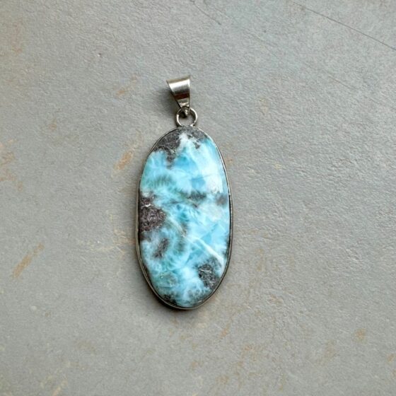 0379 Hanger van Larimar